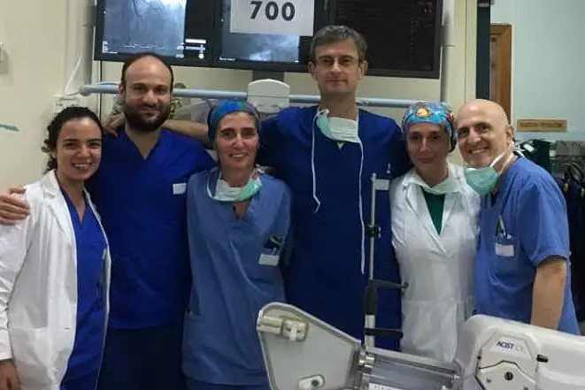 Lo staff della Cardiologia interventistica di Sassari (foto Aou Sassari)