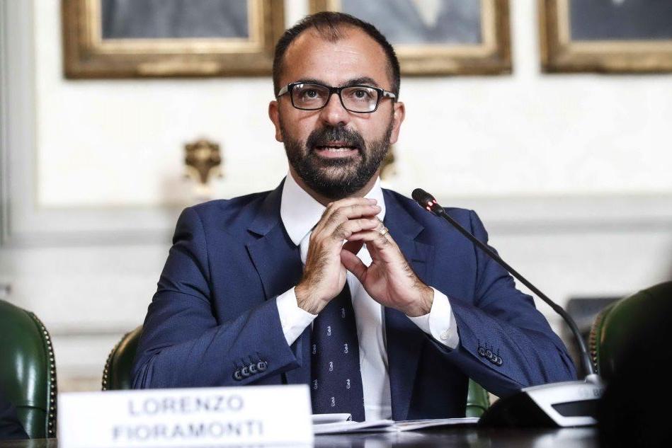Il ministro dell'Istruzione Lorenzo Fioramonti (Ansa)