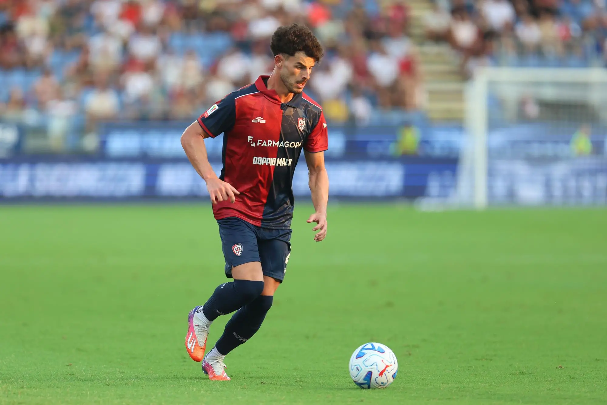 Zé Pedro, difensore del Cagliari (foto Fabio Murru)