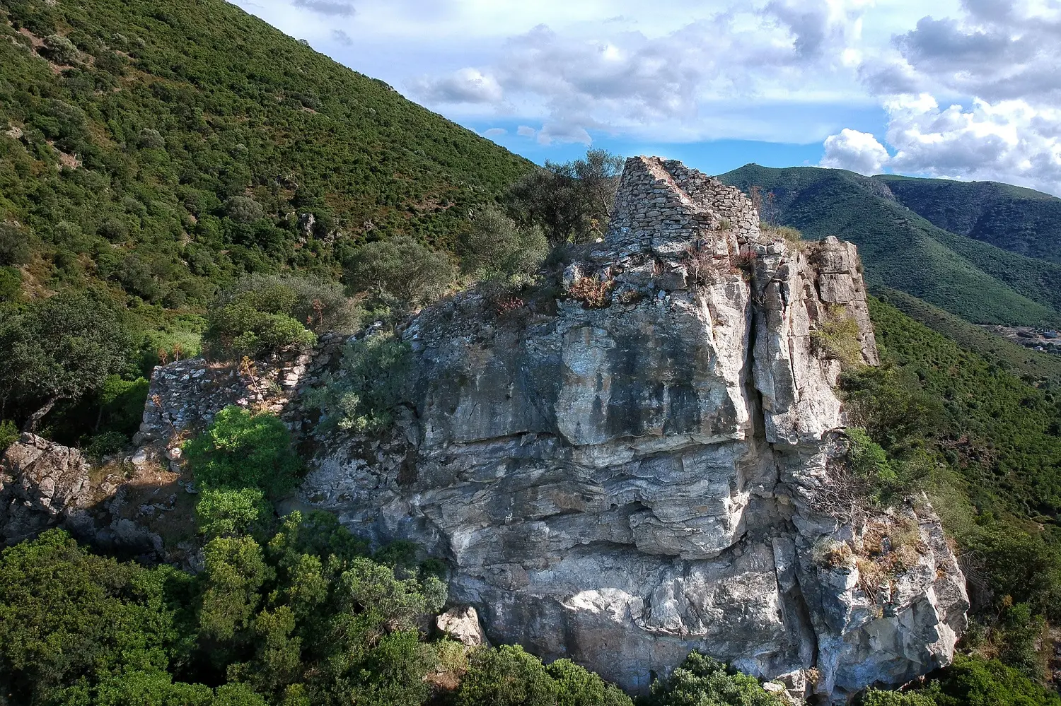 Il nuraghe Serra Madau (Villasalto)