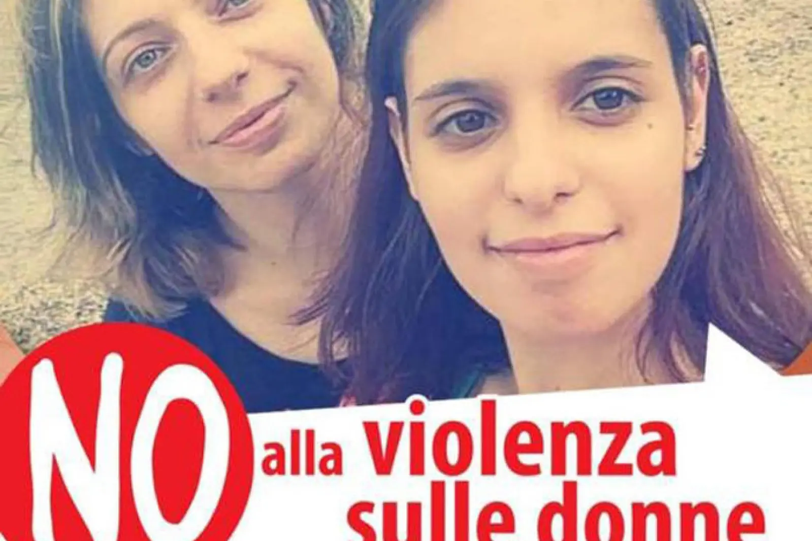 L'immagine condivisa da Maria Giuseppina Masetti (a sinistra) e Martina Gleboni (a destra) con lo slogan contro la violenza sulle donne