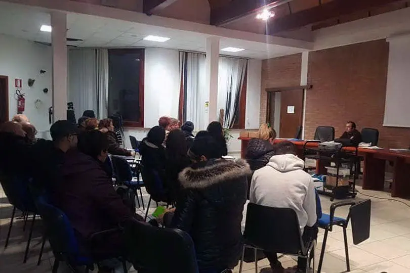 La riunione nell'aula consiliare di Marrubiu (foto Pintori)
