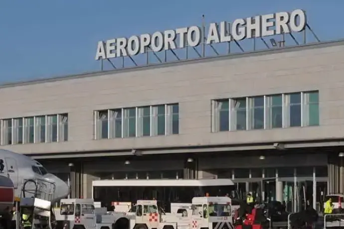 L'aeroporto di Alghero (Archivio L'Unione Sarda)