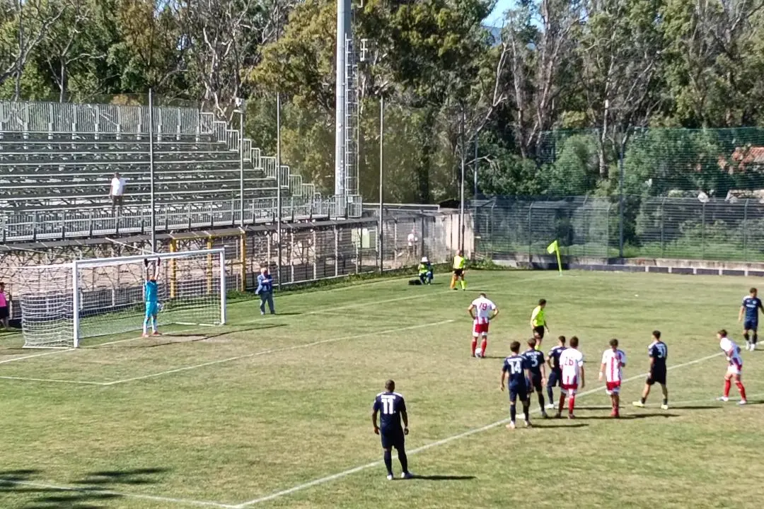 Il rigore dell’Anzio del momentaneo 1-1 al Nespoli (foto Ilenia Giagnoni)