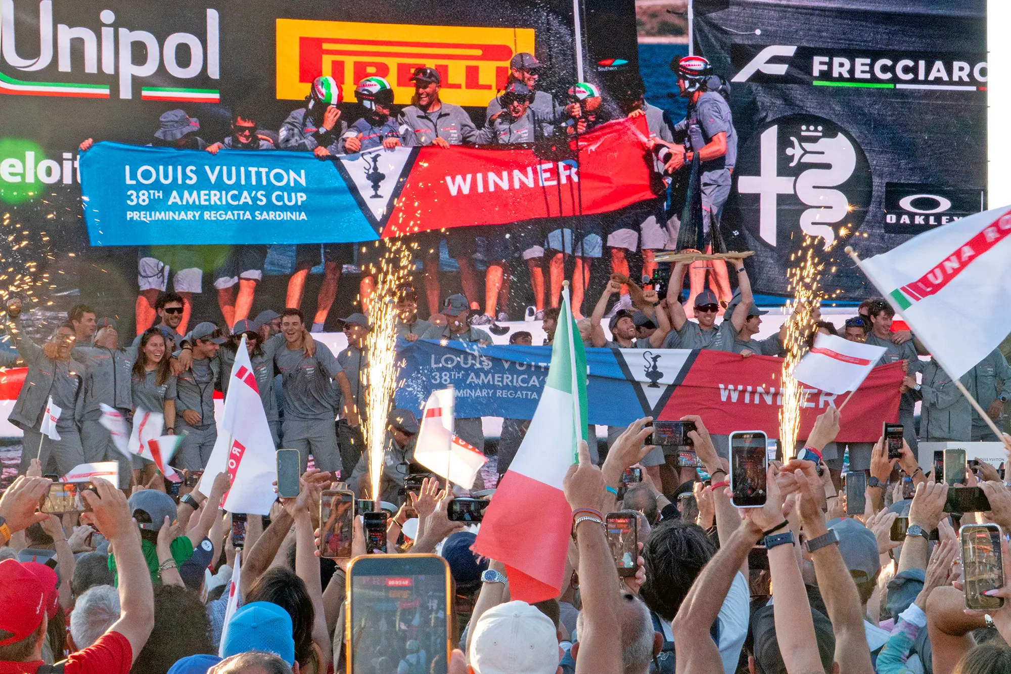 Folla alla premiazione dell'America's Cup