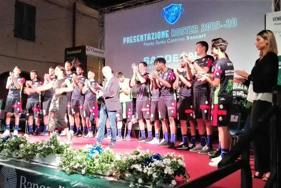 La presentazione della Dinamo (foto L'Unione Sarda - Marras)
