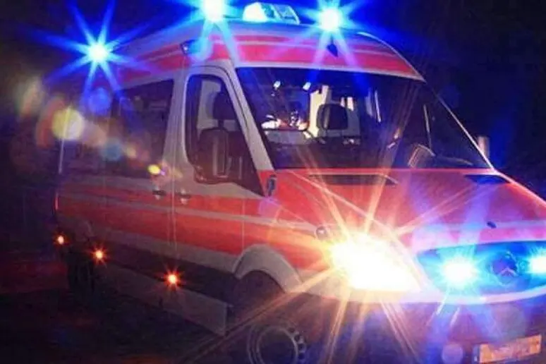 Ambulanza (foto Ansa)