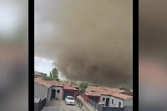 Francia, tornado devasta Pomas: 39 feriti, 300 abitazioni colpite