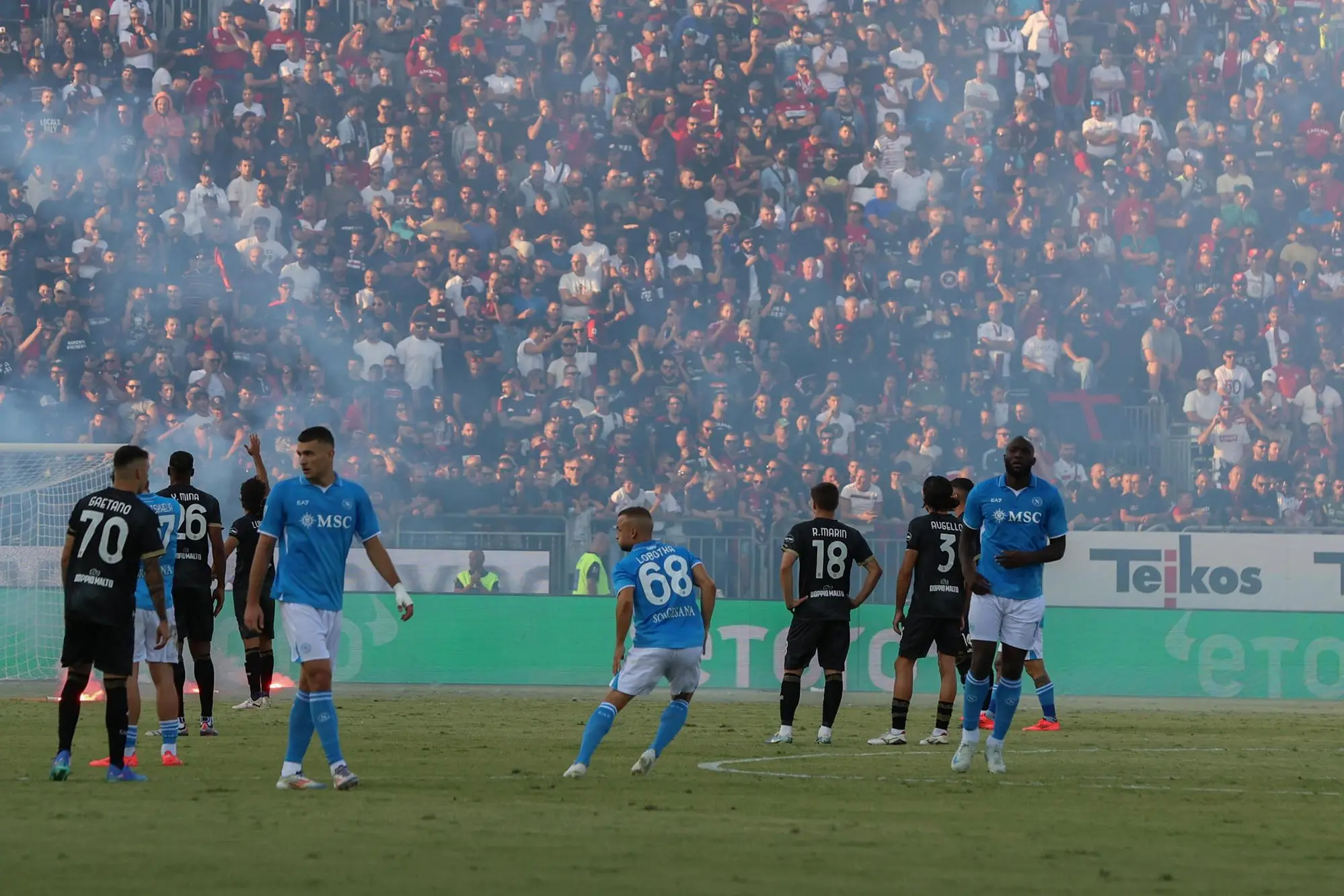 Cagliari's Napoli's temporarily suspended for public order during the Italian Serie A soccer match Cagliari calcio vs SSC Napoli at the Unipol domus in Cagliari, Italy,15 September 2024 ANSA/FABIO MURRU