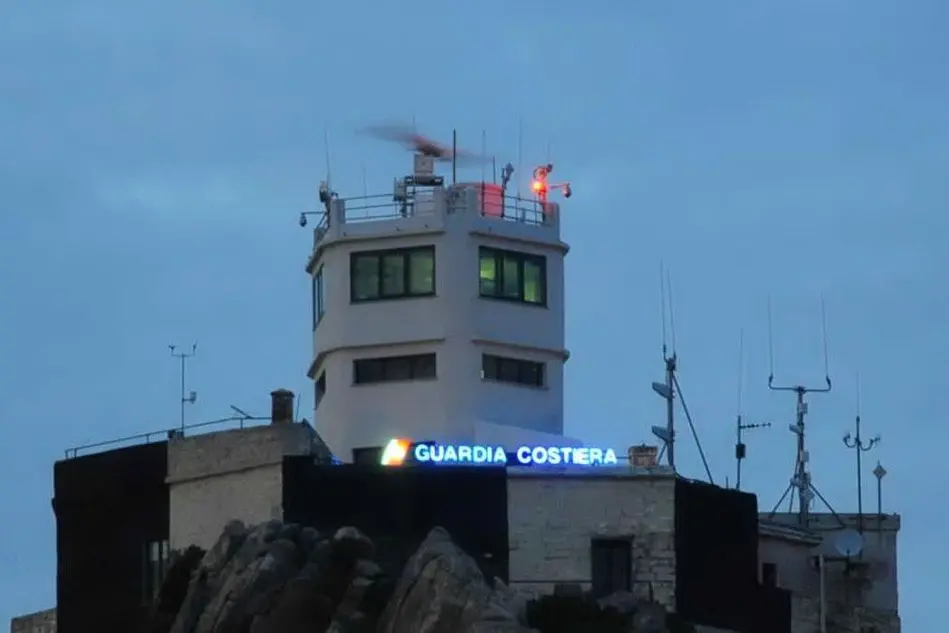 La Capitaneria a La Maddalena (Foto Guardia costiera)