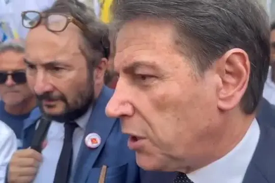 Legge elettorale, Conte: soglia di 400mila firme "oscena"