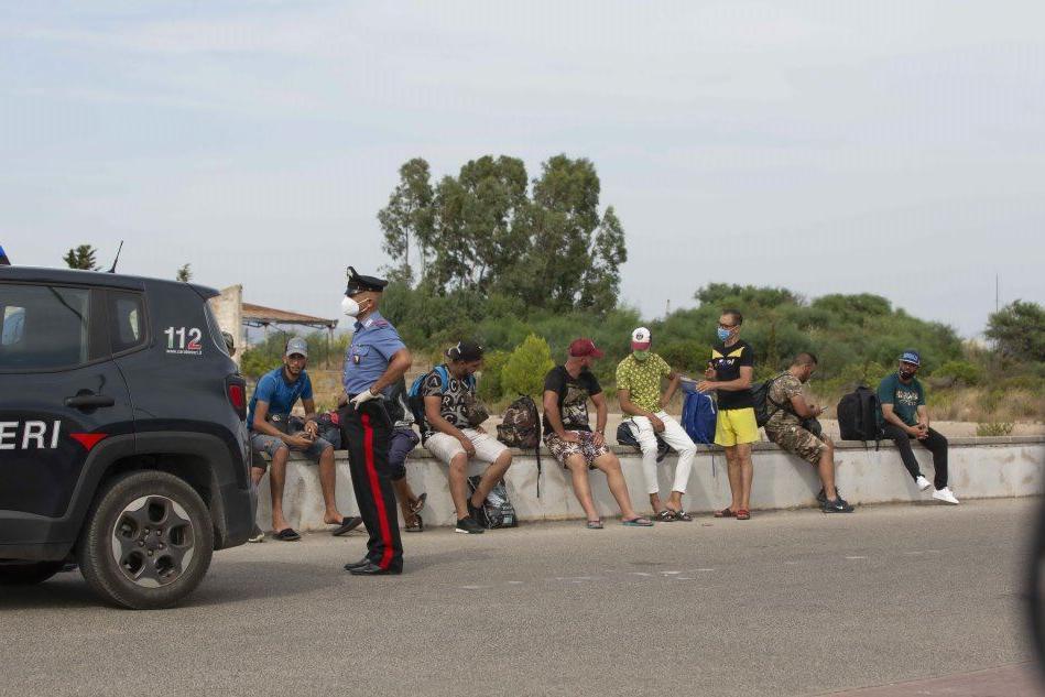 Migranti, decine di persone sbarcate a Sant'Antioco e Teulada