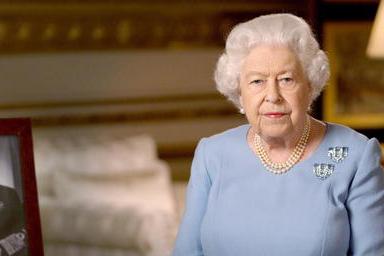 Elisabetta II sta meglio, la regina riappare nelle udienze virtuali