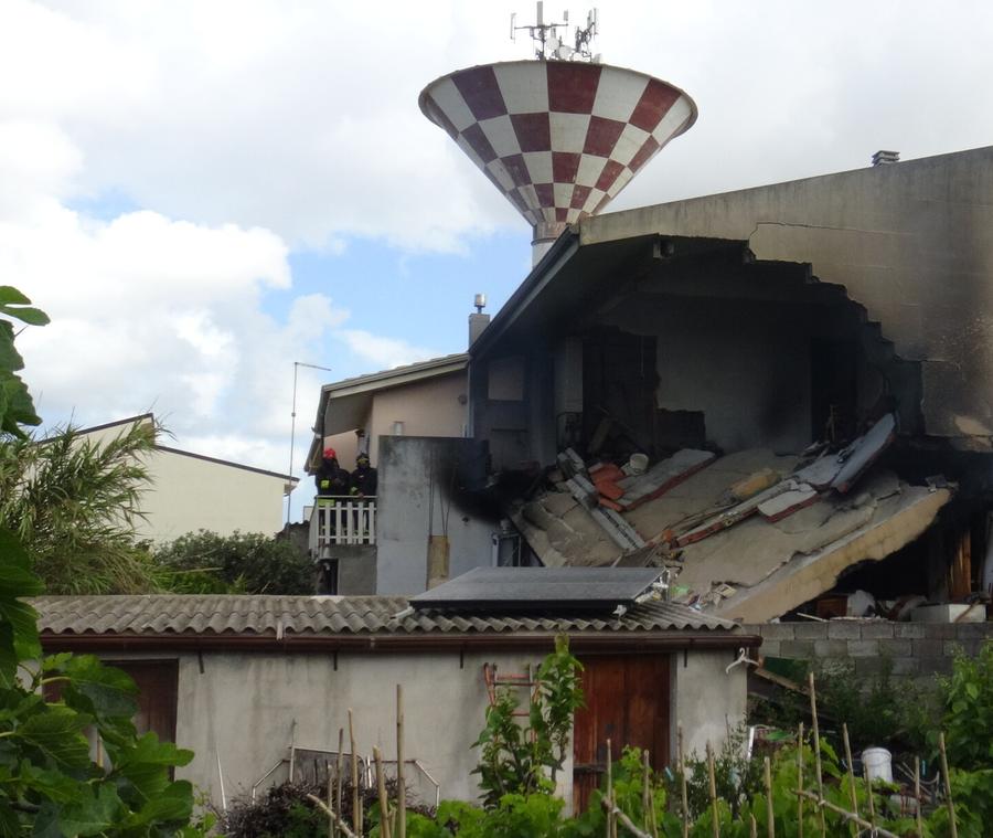 Esplosione in casa, scatta l’arresto
