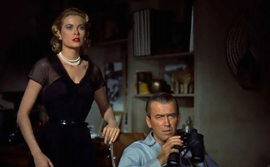 Una scena de &quot;La finestra sul cortile&quot; con James Stewart (foto Wikipedia)