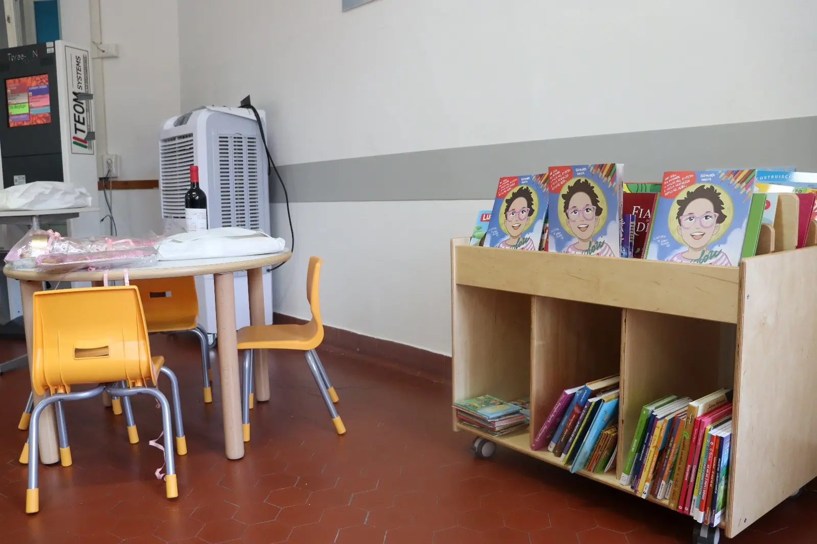 Gli arredi donati alle dermatologia pediatrica (Foto Asl 3)