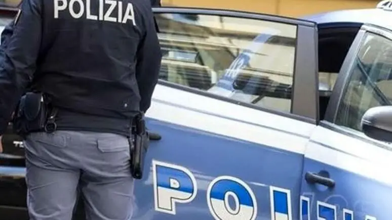 Polizia (foto Ansa)