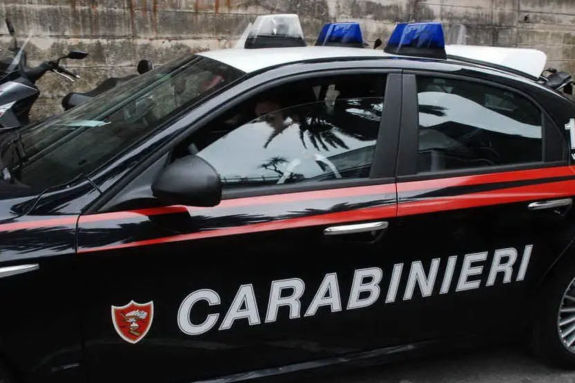 Un'auto dei carabinieri