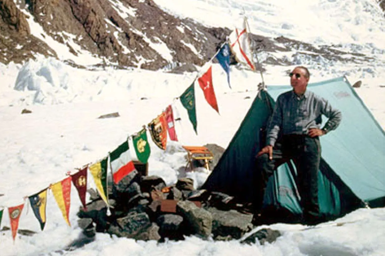 Ardito Desio sul K2 nel 1954 (Archivio L'Unione Sarda)