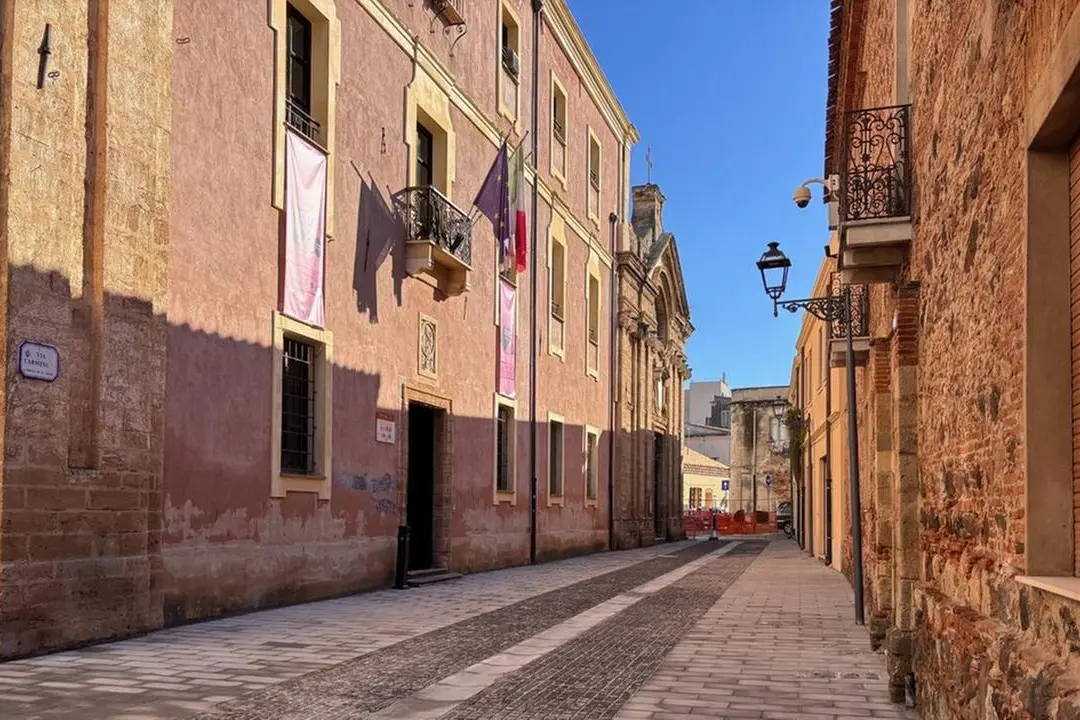Il Chiostro del Carmine dove si svolgono i corsi universitari cittadini gestiti dal Consorzio uno