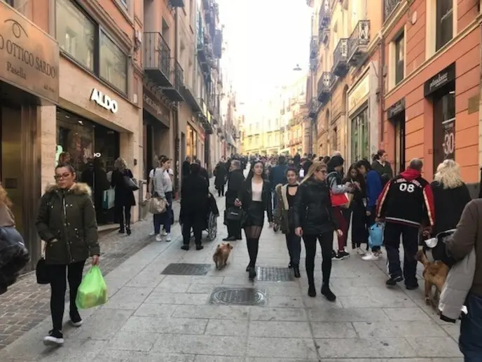 Sardinian families in debt, even small purchases are paid in installments: "We risk a generation of bankruptcy."