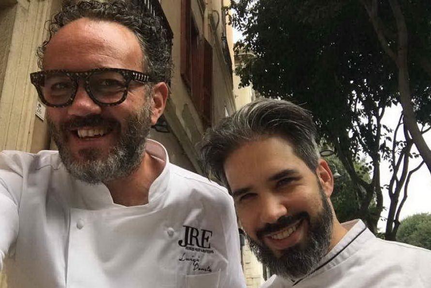 Lo chef Luigi Pomata (a sinistra) e il collega Stefano Deidda