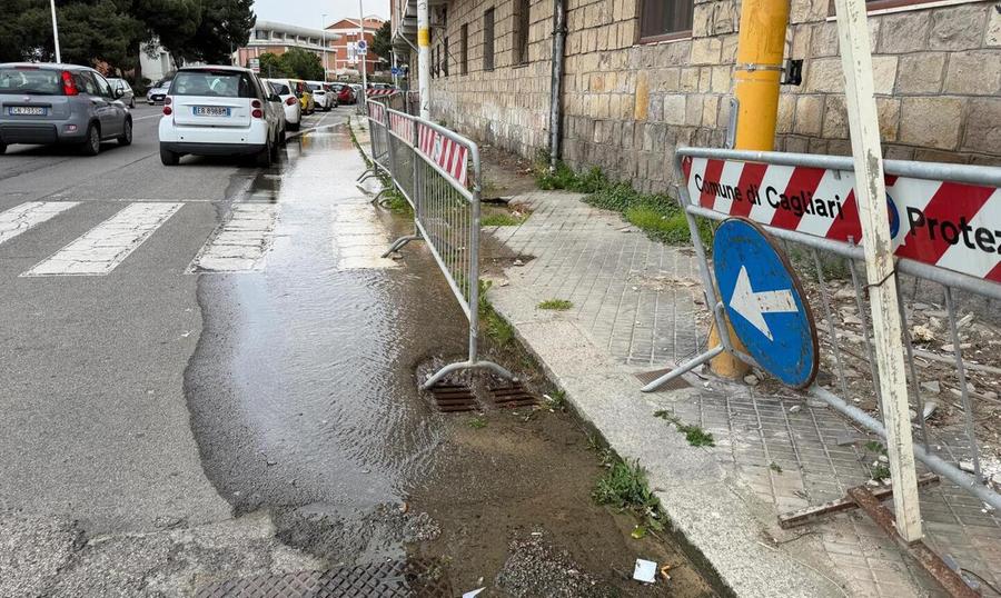 Salta la condotta, fiume in strada
