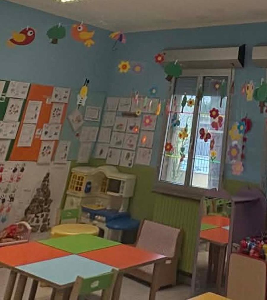 L’acqua cade dal soffitto, ma oggi si fa lezione