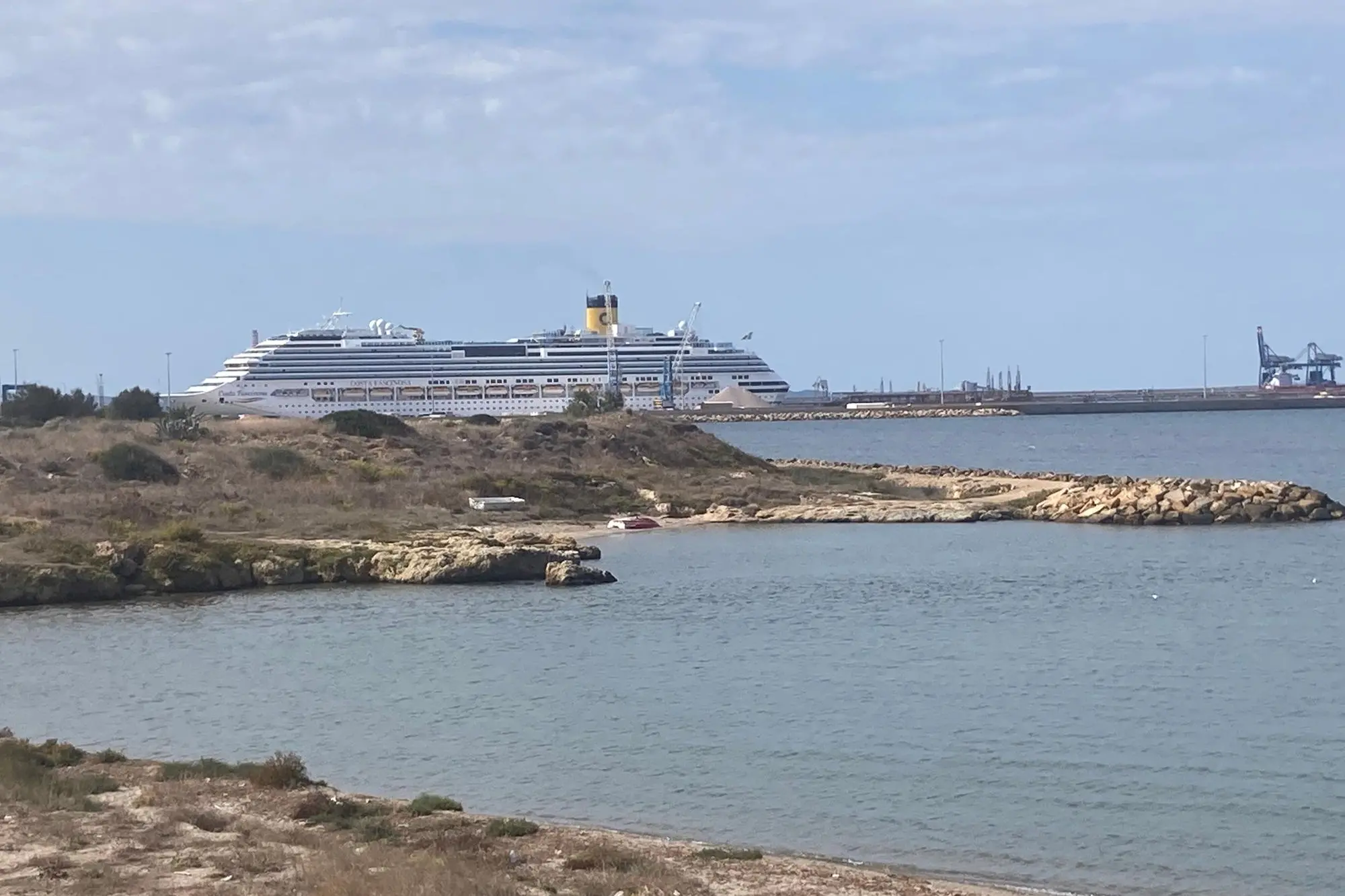 Il porto industriale di Porto Torres (foto Pala)