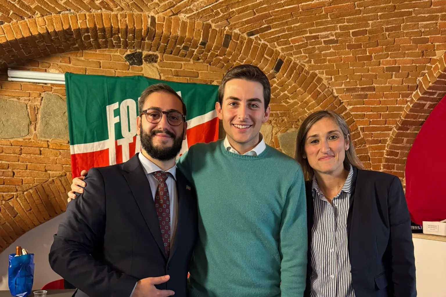 Al centro Simone Mascia tra Marco Dettori e Mara Mascia