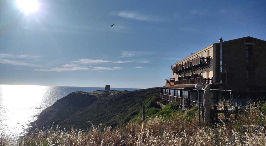 Abusi edilizi nell’ex ostello