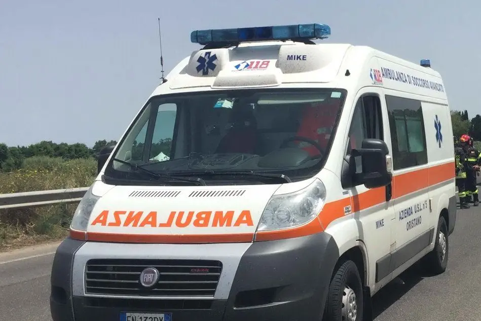 L'ambulanza sul posto (foto Elia Sanna)