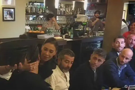 Dal video di Striscia la notizia: Belen saluta Vieri