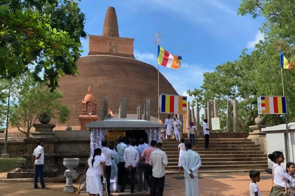 La Dagoda di Anuradhapura, ancora oggi il più alto edificio in mattoni della Terra (foto Masala)
