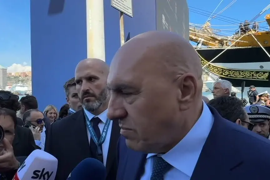 Crosetto: "Non penso che alpini molestino, magari c'è qualche stupido"