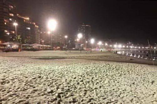 Il celebre lungomare di Copacabana a mezzanotte (foto di Carlo D'Andrea)