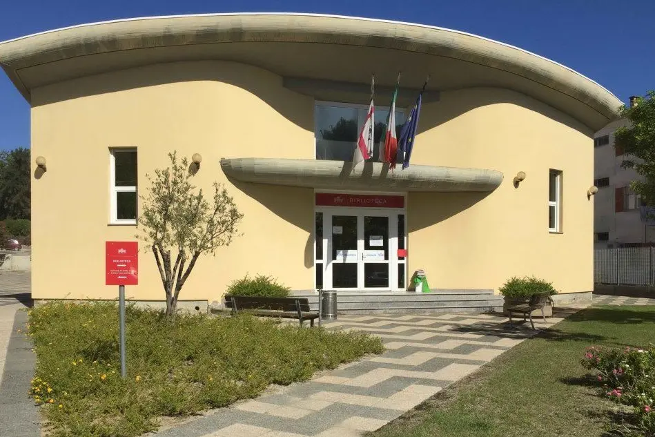 La sede comunale di via Montevecchio (foto L'Unione Sarda - Vercelli)