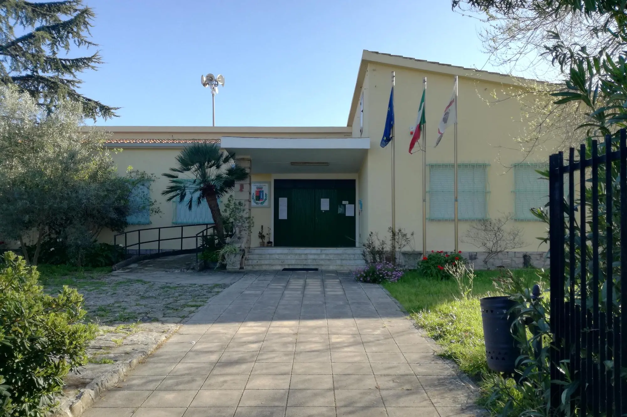 Il municipio di Siamanna (foto di GIacomo Pala)