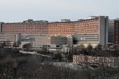 Crolla un controsoffitto all'ospedale di Siena: 5 feriti