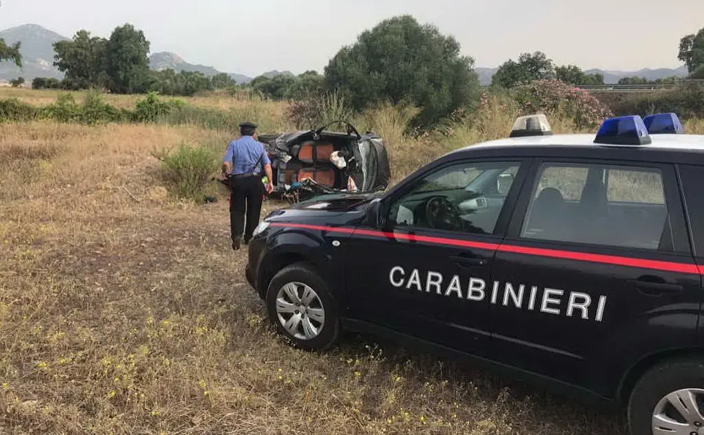 Un'auto è finita fuori strada a Musei