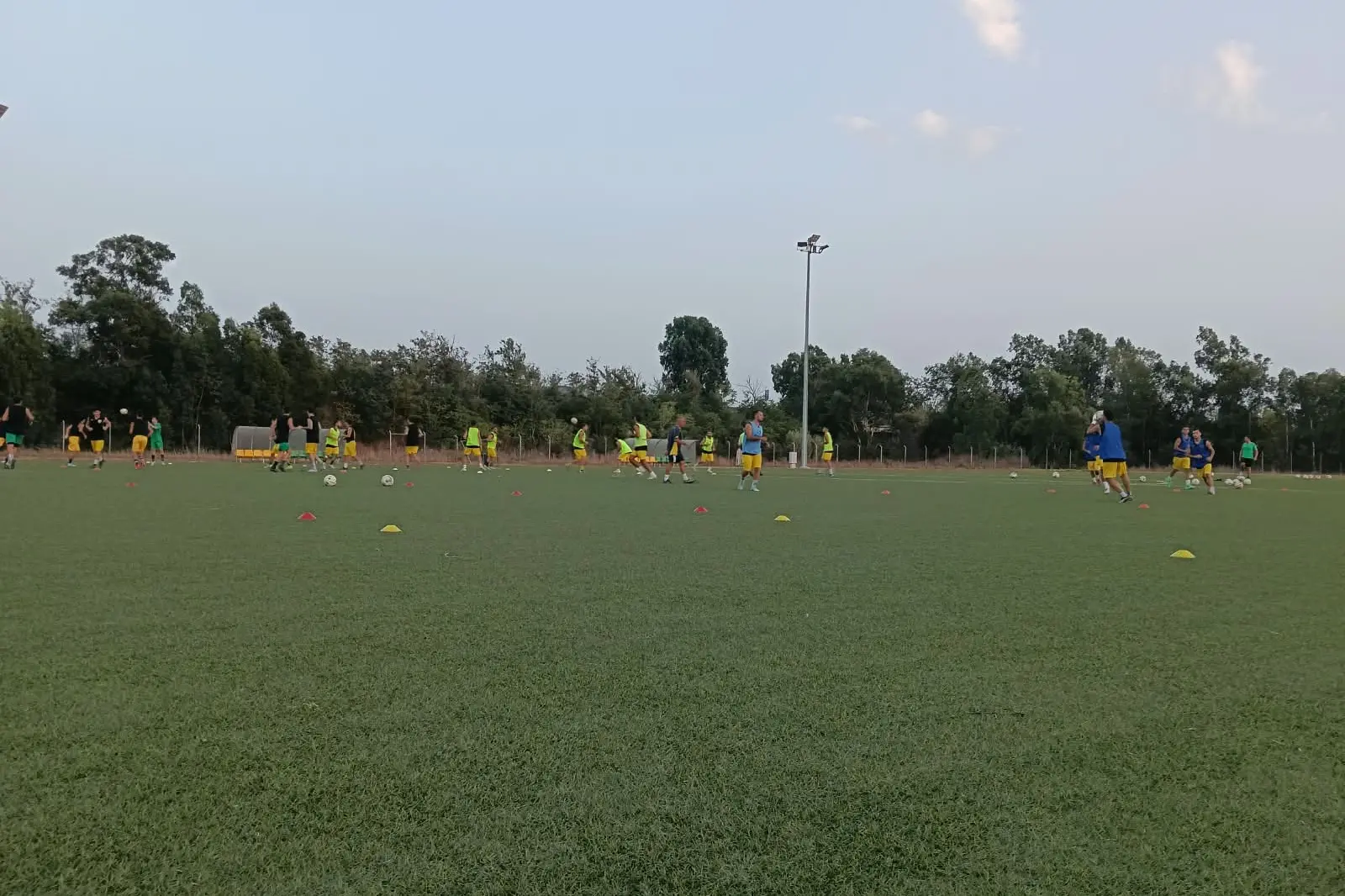 Un momento della preparazione precampionato del Santa Giusta Calcio (foto concessa)