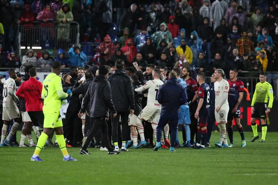 Milan's goalkeeper Mike Maignan at the end of the Italian Serie A soccer match Cagliari Calcio vs AC Milan at Unipol Domus stadium in Cagliari, Sardinia island, Italy,20 March 2022 ANSA/FABIO MURRU
