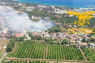 Le immagini dell'incendio a Tortolì