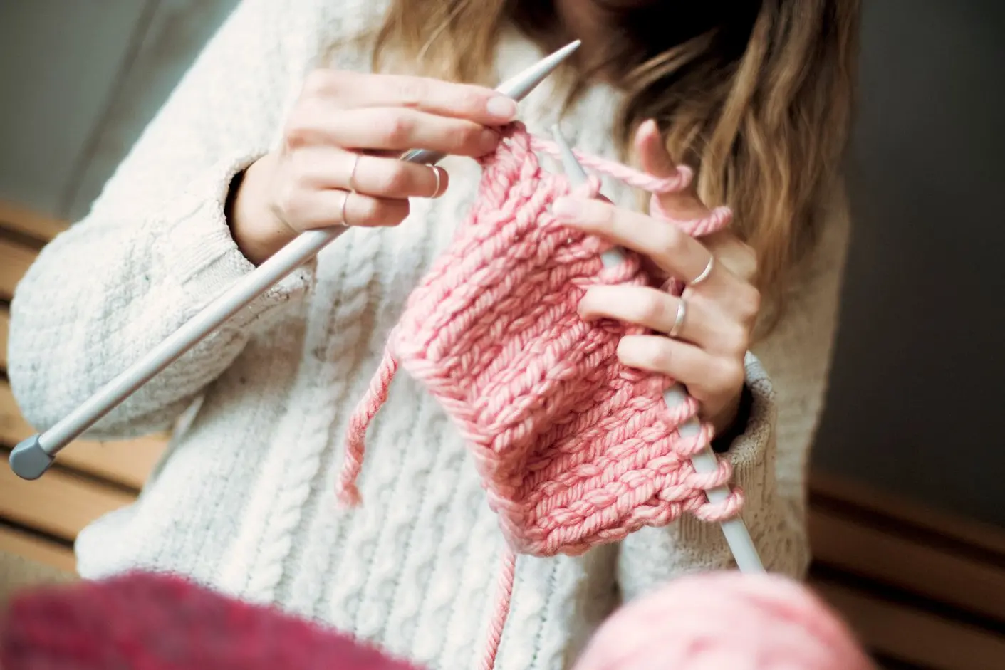 L'11 giugno si celebra la giornata mondiale del lavoro a maglia