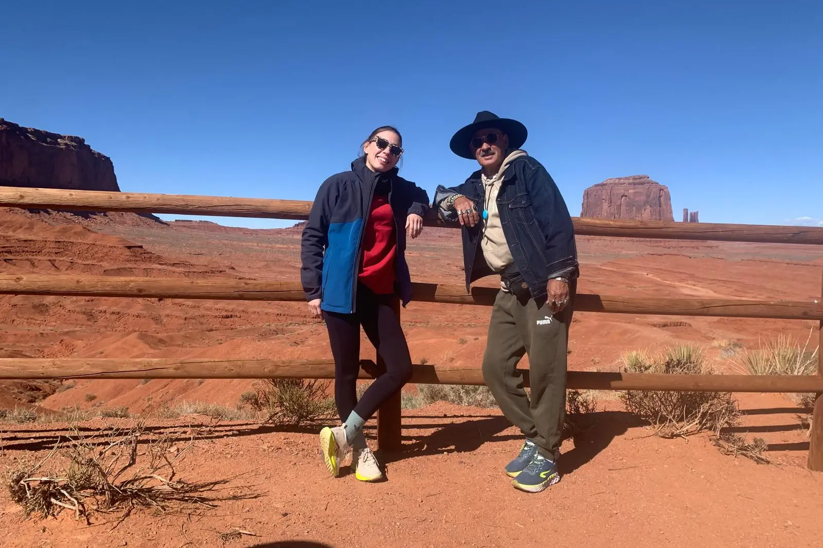 Lino Podda con la giovane compaesana Martina Tronci in America