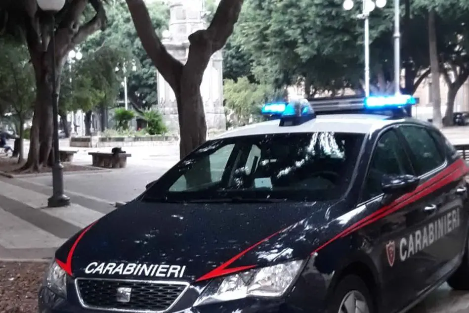 I carabinieri in piazza del Carmine