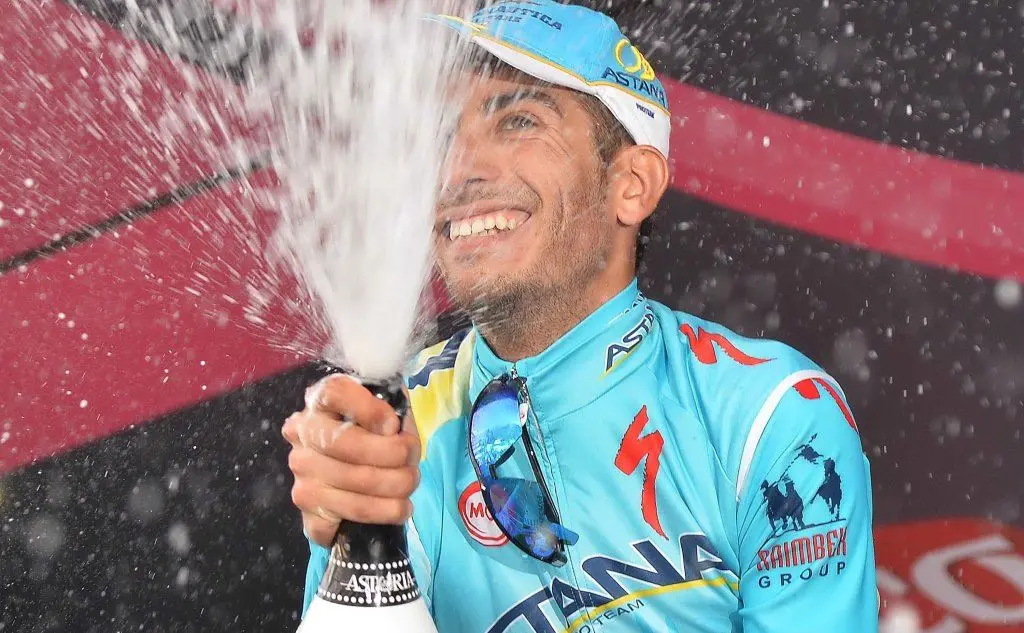 È il primo sardo a vincere una tappa della corsa rosa