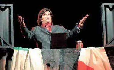 Un comizio di Cetto La Qualunque