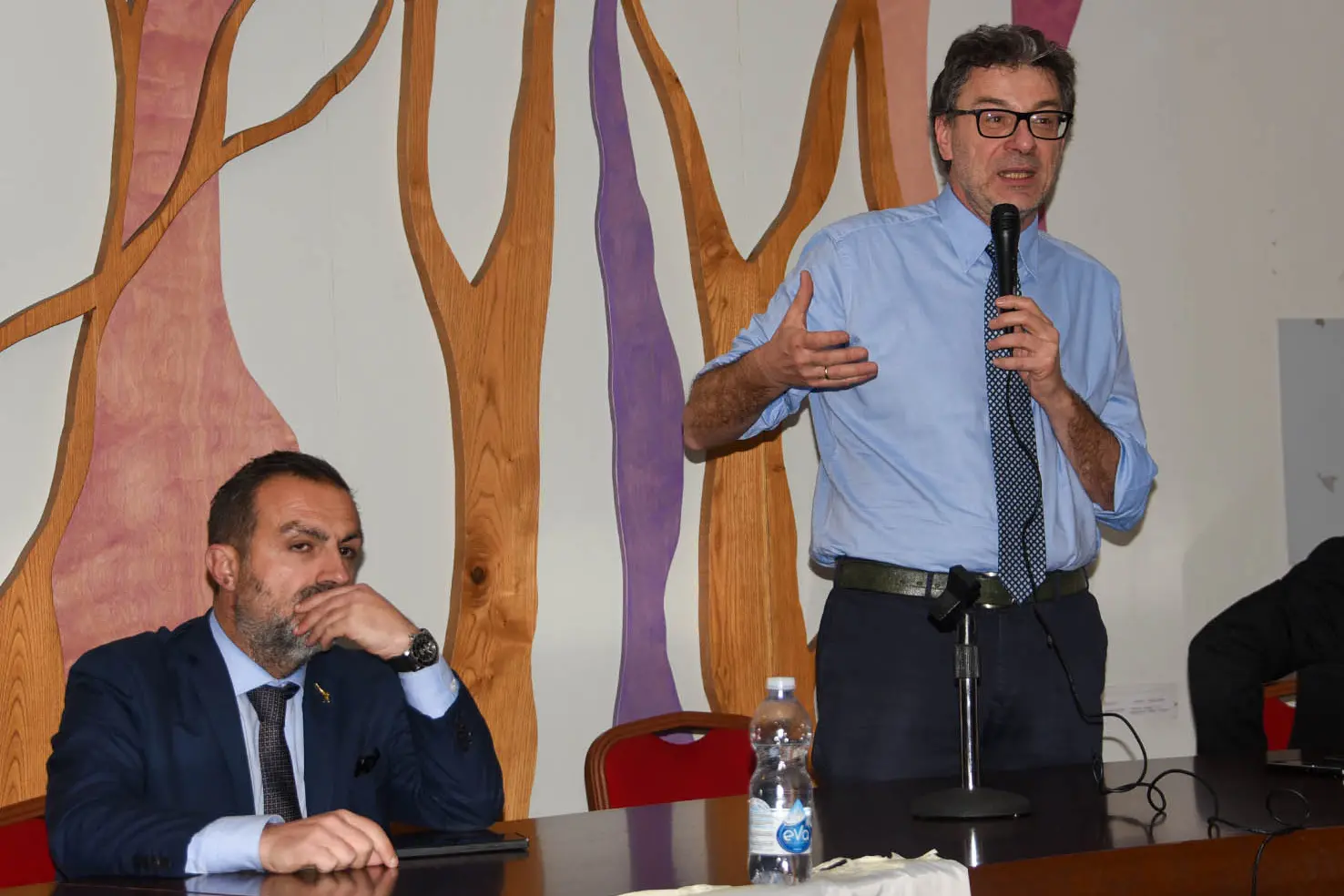 Il ministro Giancarlo Giorgetti con Michele Pais a Sassari (foto Calvi)