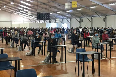 Via ai test di medicina: nell’Isola impegnati oltre 2mila studenti (foto Ansa)